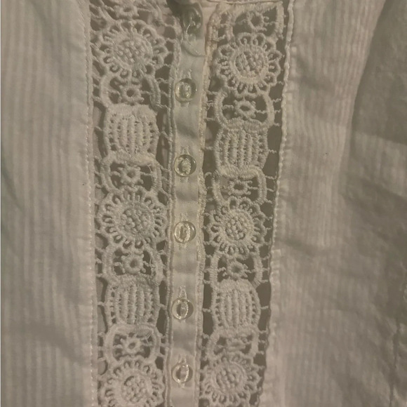 Beautifully tailored white cotton and lace GDM Grain De Malice top. Approx sz sm - Picture 4 of 4